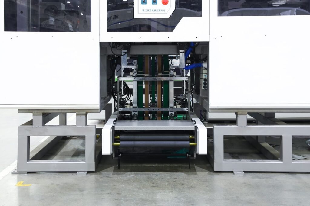 OYANG 17 Leader Automatic Non Woven Box Bag Making Machine with Handle Online photo 4